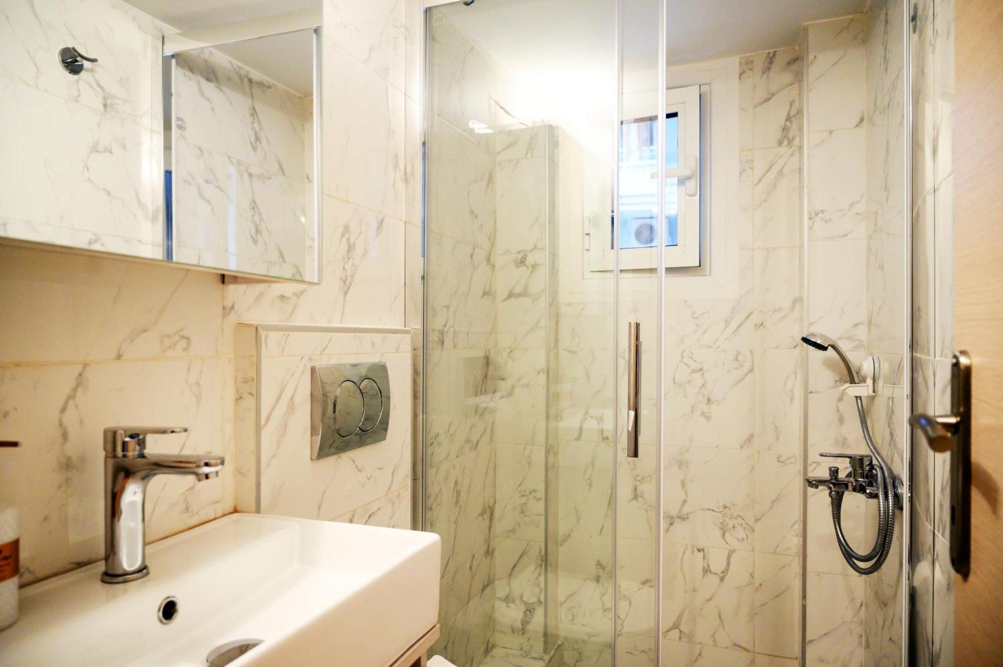 Modern Downtown Flat By Golden H&R Apartment Tesalonika Bagian luar foto